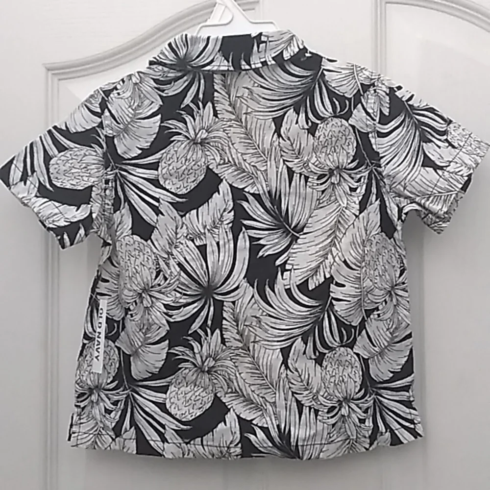 FINAL MARKDOWN NWT children’s old navy shirt 18-24 months